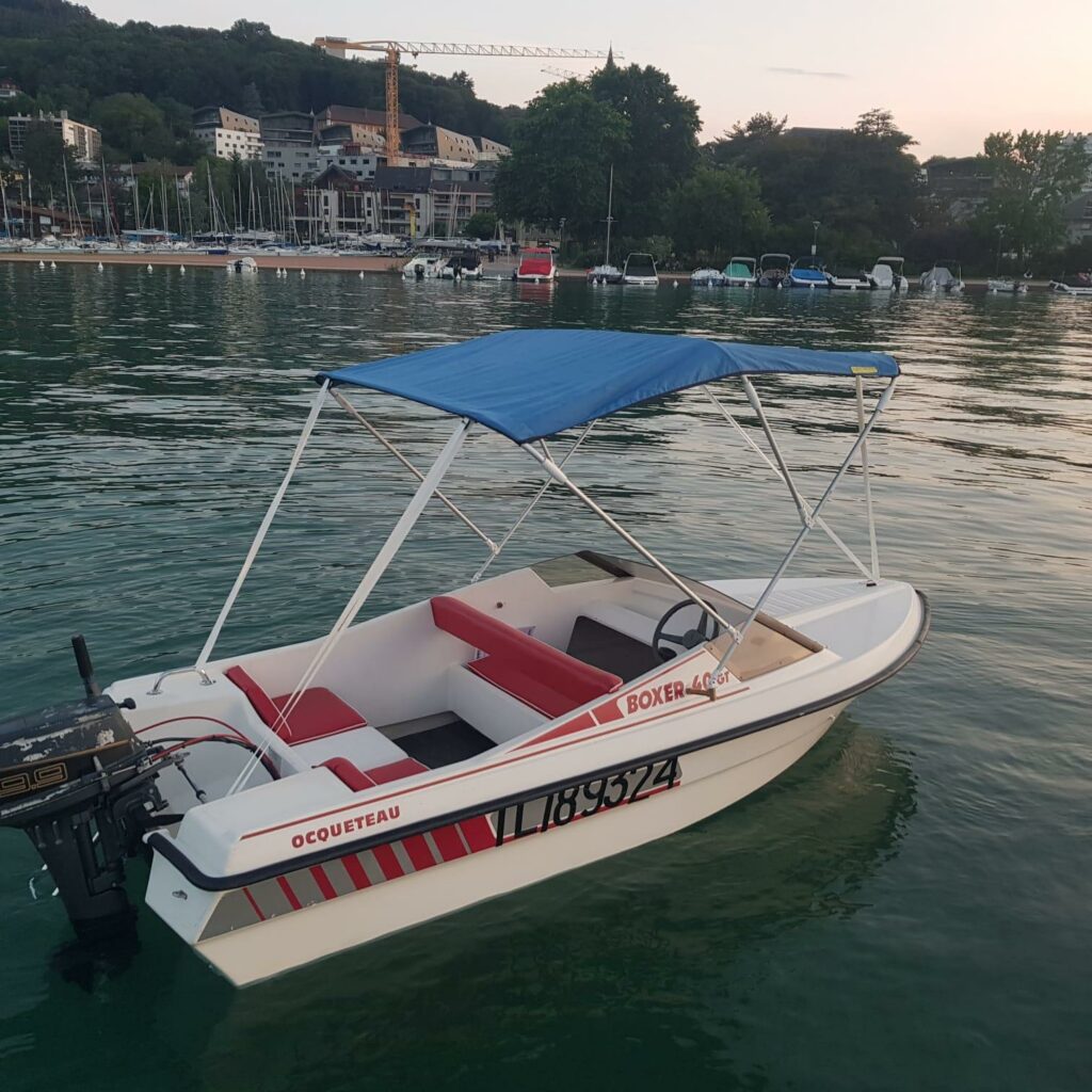 Location de bateau sans permis à Annecy !